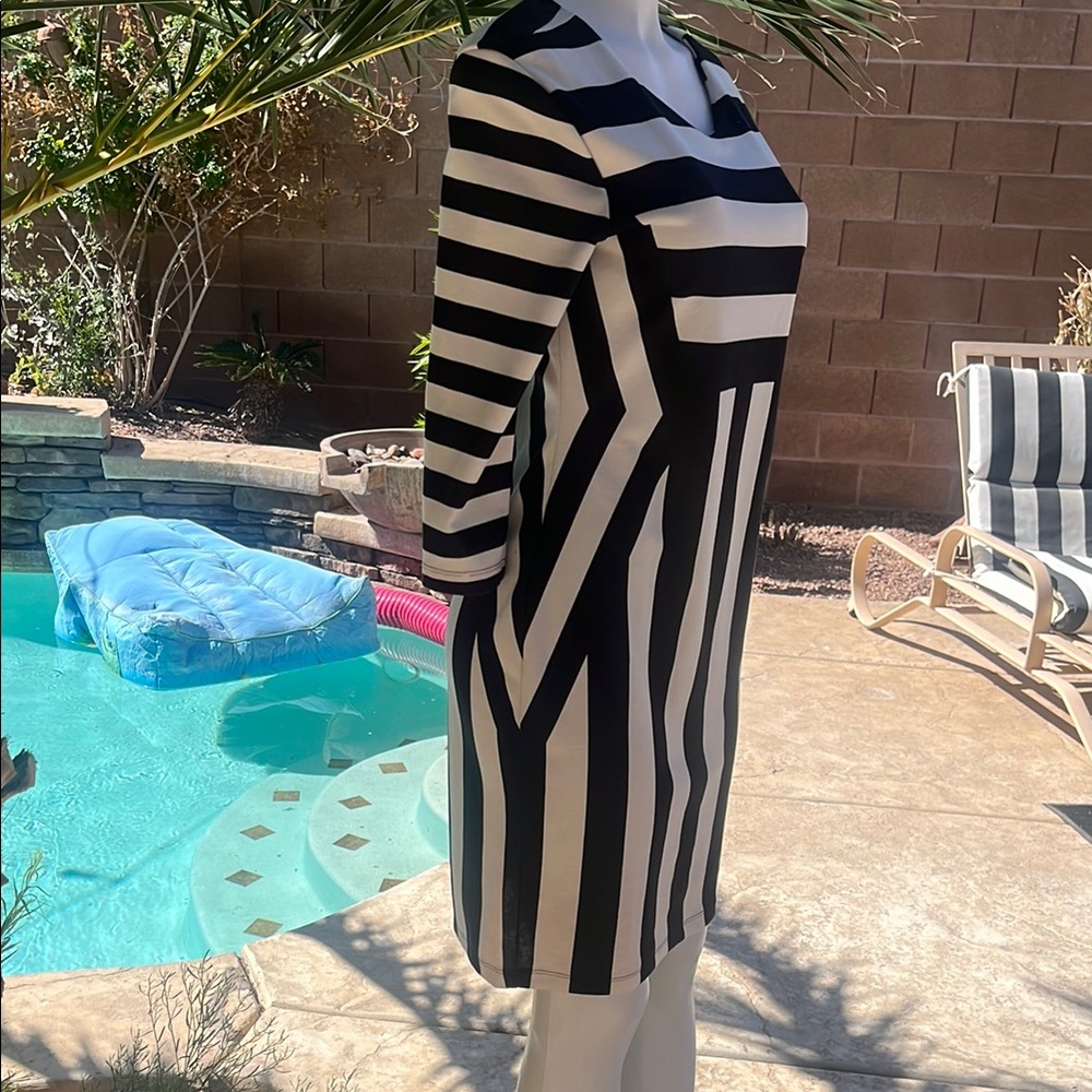 H&M Monochrome Striped Dress - Picture 6 of 7